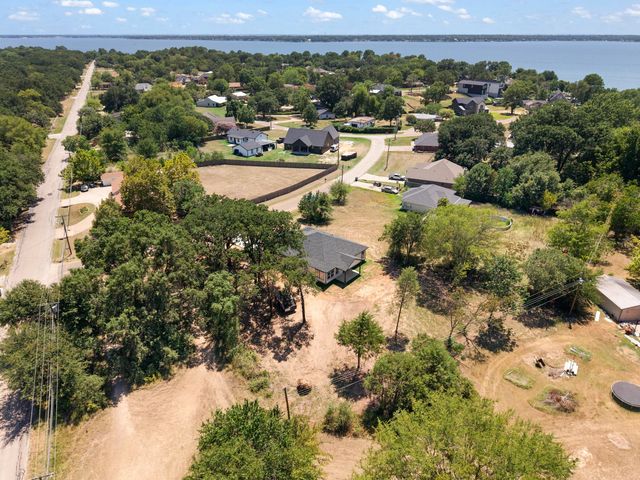 104 Clear Fork Street, Gun Barrel City, TX 75156
