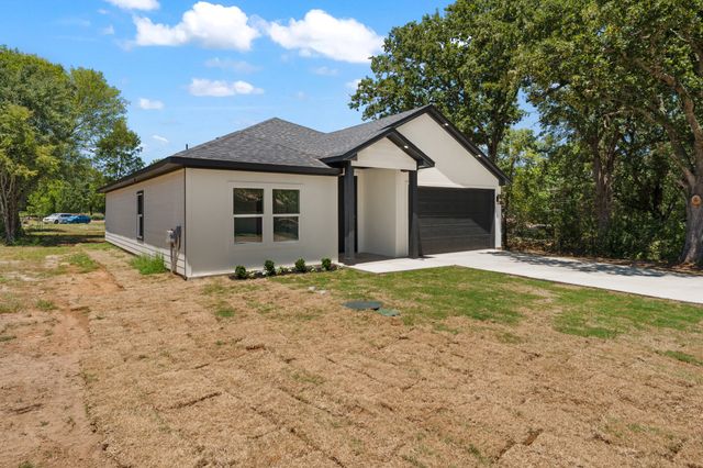 104 Clear Fork Street, Gun Barrel City, TX 75156