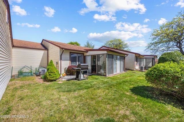 133 Balsam Plaza B, Monroe, NJ 08831