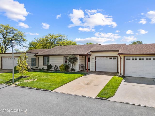 133 Balsam Plaza B, Monroe, NJ 08831