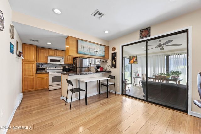 133 Balsam Plaza B, Monroe, NJ 08831