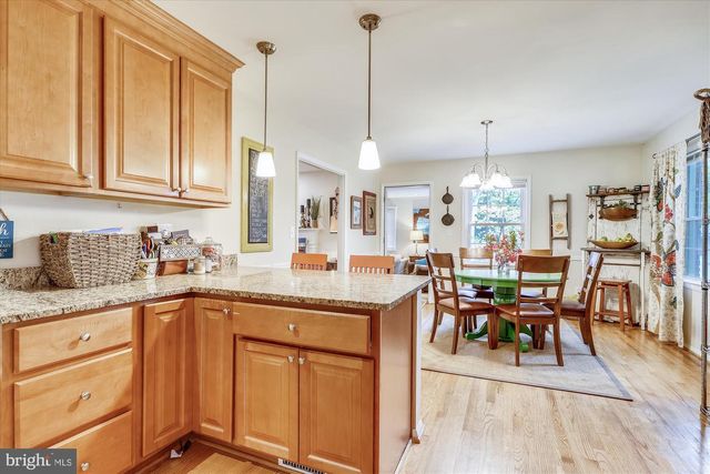 1048 DALEBROOK DR, Alexandria, VA 22308