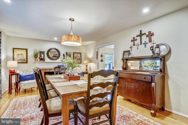 1048 DALEBROOK DR, Alexandria, VA 22308