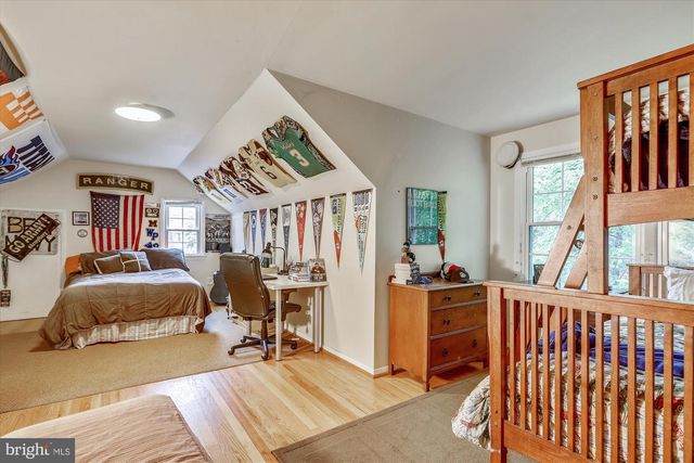 1048 DALEBROOK DR, Alexandria, VA 22308