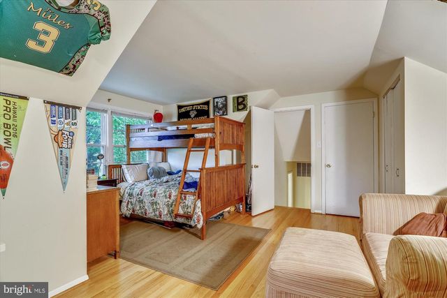 1048 DALEBROOK DR, Alexandria, VA 22308