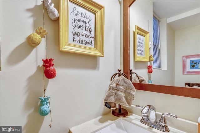 1048 DALEBROOK DR, Alexandria, VA 22308