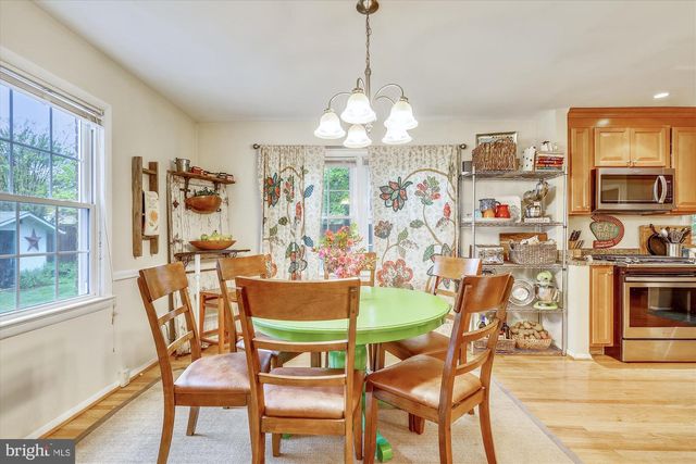 1048 DALEBROOK DR, Alexandria, VA 22308