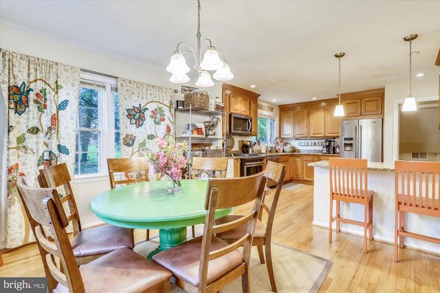 1048 DALEBROOK DR, Alexandria, VA 22308