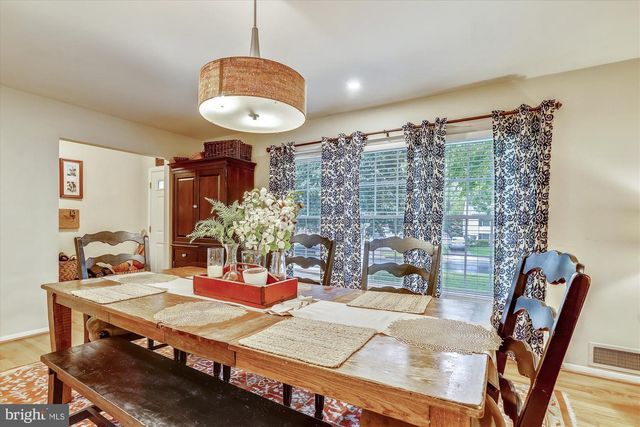 1048 DALEBROOK DR, Alexandria, VA 22308