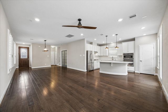 8922 Hollister Commons Lane, Houston, TX 77080