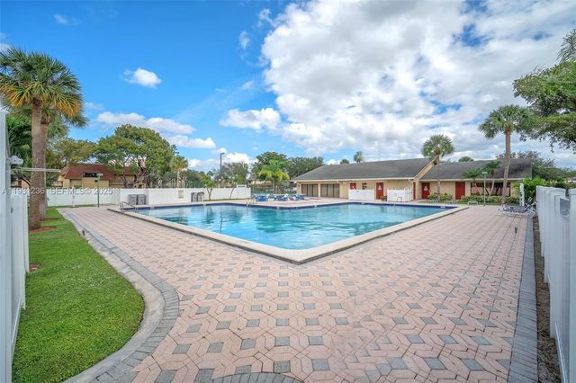 3370 N Beau Rivage Dr 3N, Pompano Beach, FL 33064