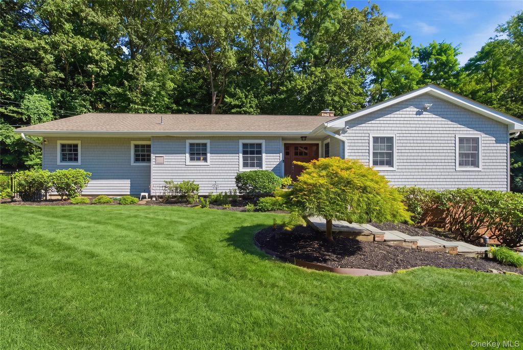 30 Cove Road, Huntington, NY 11743 — exterior