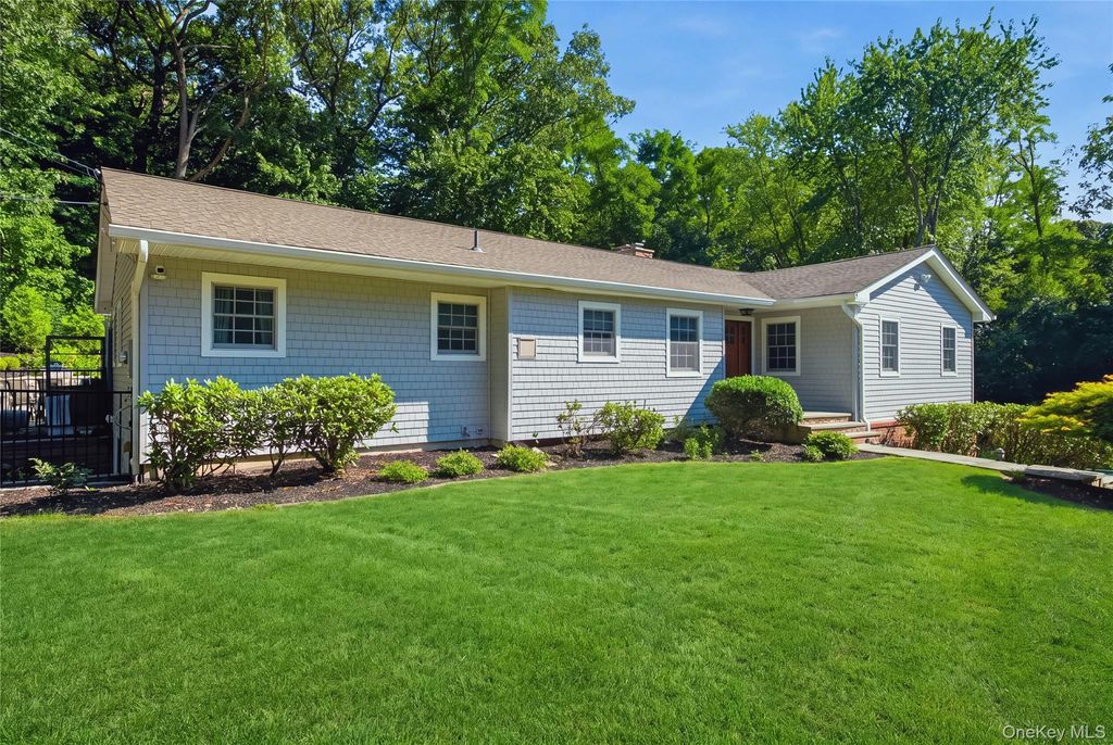 30 Cove Road, Huntington, NY 11743 — photo 2