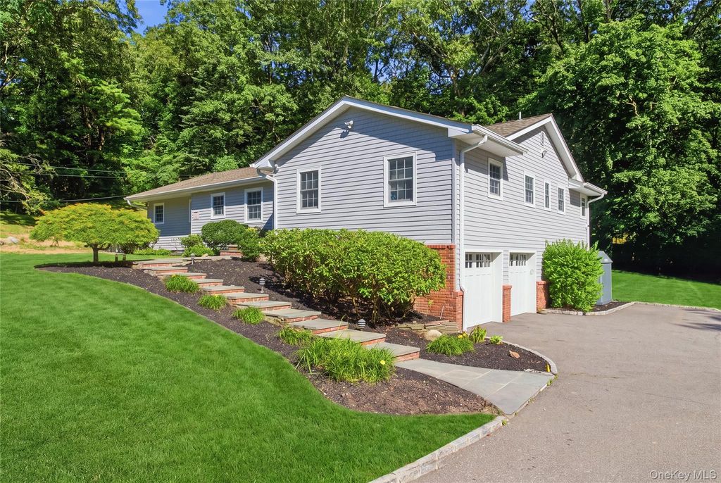 30 Cove Road, Huntington, NY 11743 — photo 3
