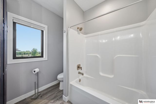 9725 Modena Court, Lincoln, NE 68526