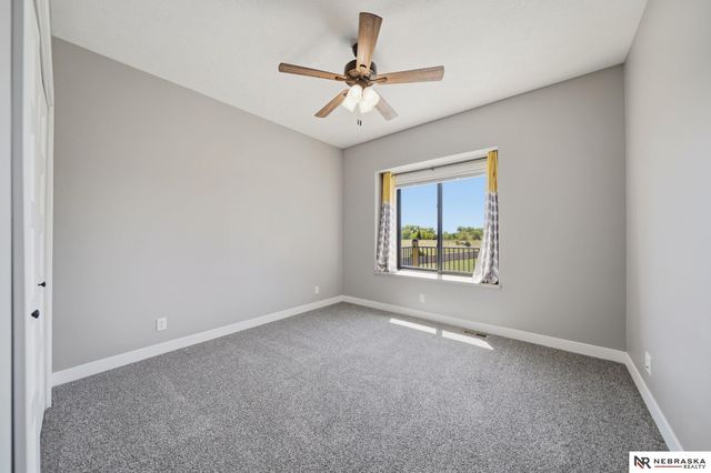 9725 Modena Court, Lincoln, NE 68526