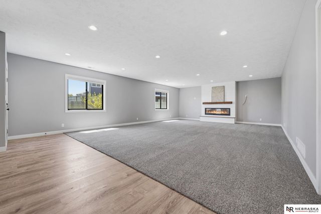 9725 Modena Court, Lincoln, NE 68526