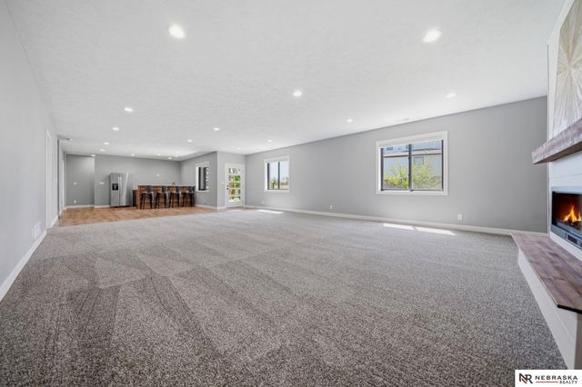 9725 Modena Court, Lincoln, NE 68526