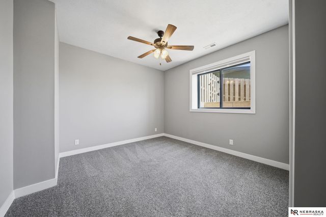 9725 Modena Court, Lincoln, NE 68526