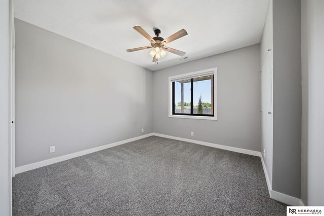 9725 Modena Court, Lincoln, NE 68526