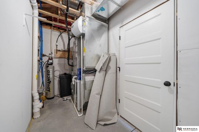 9725 Modena Court, Lincoln, NE 68526