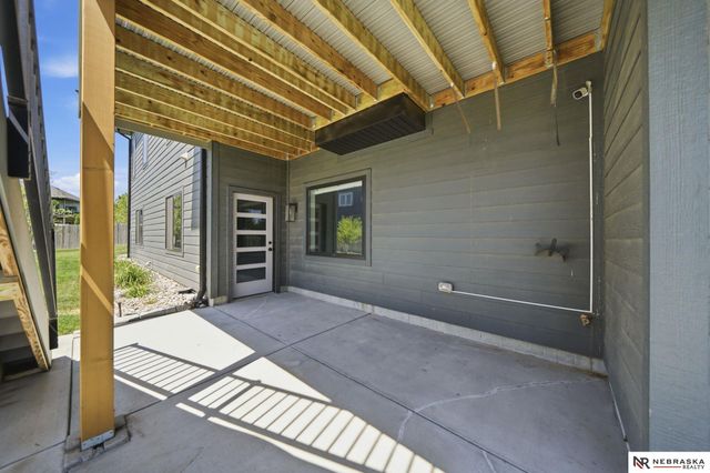9725 Modena Court, Lincoln, NE 68526