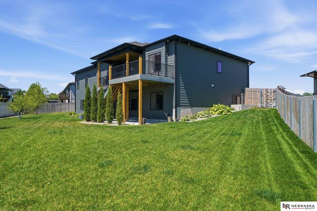 9725 Modena Court, Lincoln, NE 68526