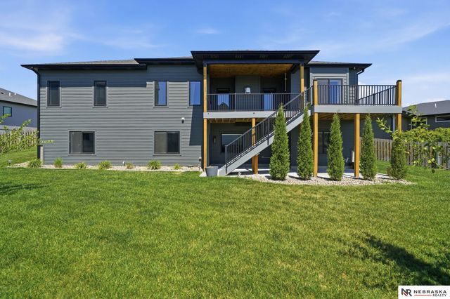 9725 Modena Court, Lincoln, NE 68526