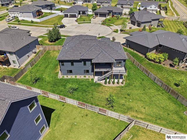 9725 Modena Court, Lincoln, NE 68526