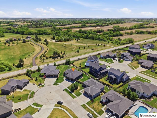 9725 Modena Court, Lincoln, NE 68526