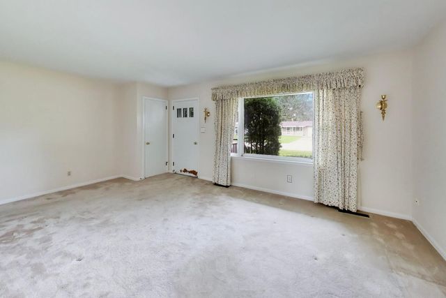 4917 Bonner Drive, Mchenry, IL 60050