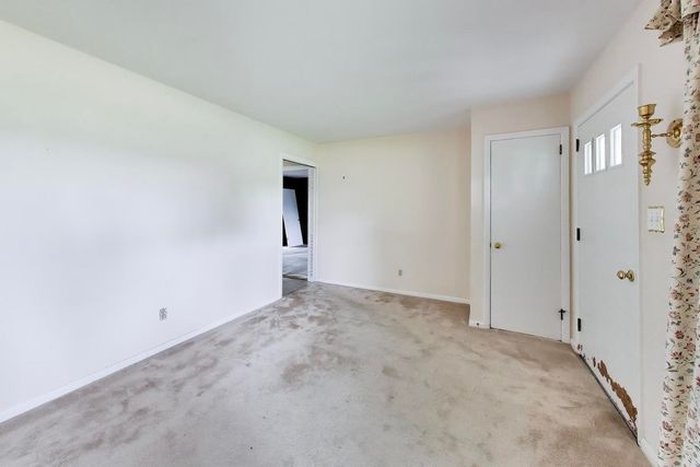 4917 Bonner Drive, Mchenry, IL 60050