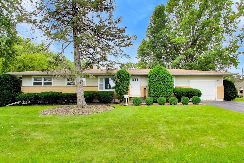 4917 Bonner Drive, Mchenry, IL 60050