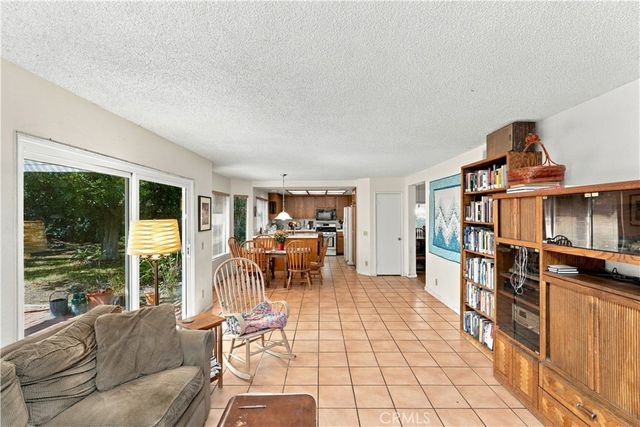 439 Mission Grove N, Riverside, CA 92506