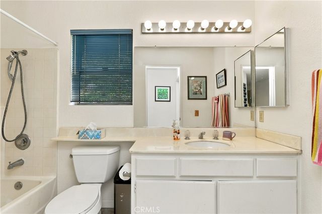 439 Mission Grove N, Riverside, CA 92506