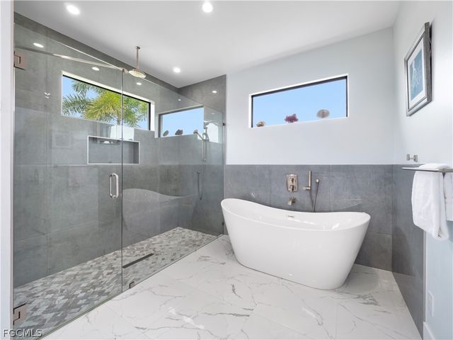 5002 Agualinda BLVD, Cape Coral, FL 33914