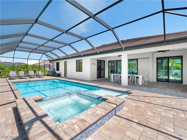 5002 Agualinda BLVD, Cape Coral, FL 33914