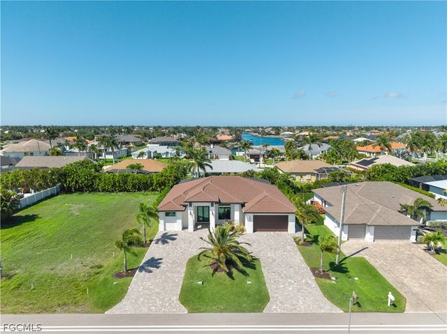 5002 Agualinda BLVD, Cape Coral, FL 33914