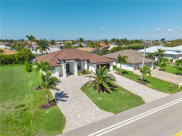 5002 Agualinda BLVD, Cape Coral, FL 33914