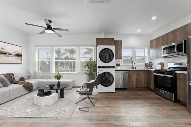 1427 E 4th, Long Beach, CA 90802