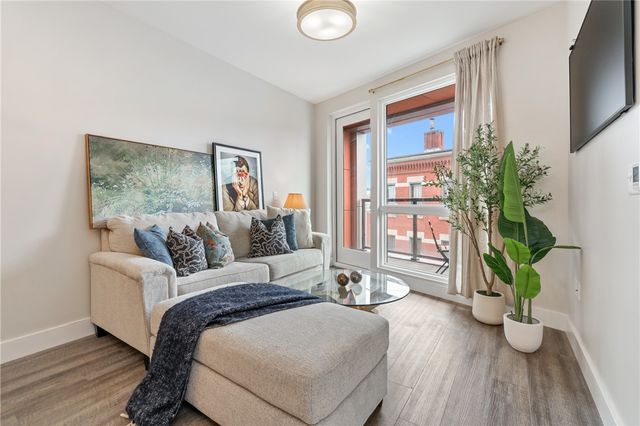 3725 Butler St 406, Lawrenceville, PA 15201