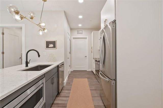 3725 Butler St 406, Lawrenceville, PA 15201