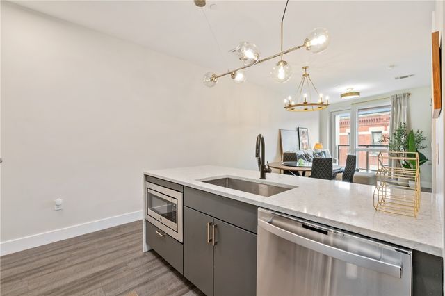 3725 Butler St 406, Lawrenceville, PA 15201