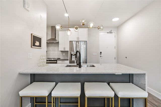 3725 Butler St 406, Lawrenceville, PA 15201