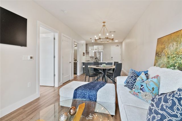 3725 Butler St 406, Lawrenceville, PA 15201