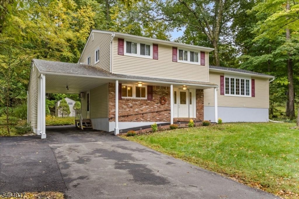 38 Old Coach Rd, Vernon Twp., NJ 07462 — exterior