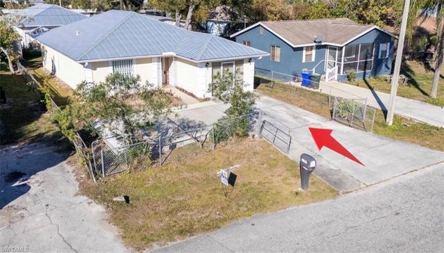 2172 Simon CT, Fort Myers, FL 33916