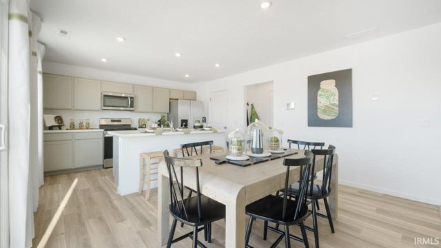 991 Miller Woods Way, New Haven, IN 46774