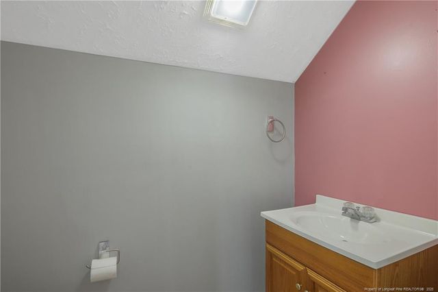 91 Doral Drive, Saint Pauls, NC 28384