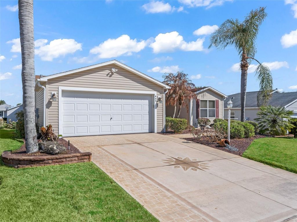 Image 2 of property listing at 445 KEYHOLE STREET, The Villages, FL 32162